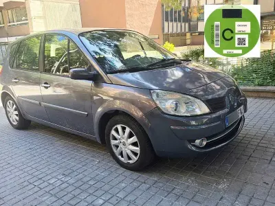 Usado Renault Scénic 110 CV (80 kW) 2007 Gris / plata Monovolumen