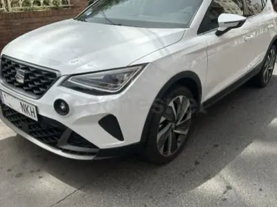 Usado Seat Arona FR 116 CV (85 kW) 2024 Blanco SUV