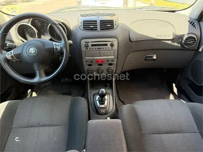Usado Alfa Romeo 147 Distinctive 150 CV (110 kW) 2002 Blanco Utilitario