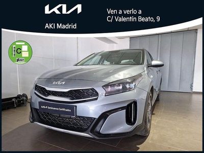 Usado Kia XCeed 101 CV (74 kW) 2025 Gris / plata SUV