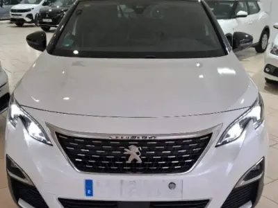 Usado Peugeot 5008 GT-line 131 CV (96 kW) 2020 Blanco SUV