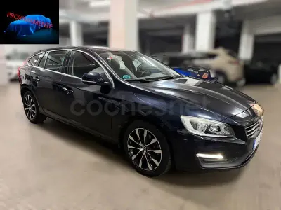 Usado Volvo V60 Momentum 150 CV (110 kW) 2017 Azul Familiar