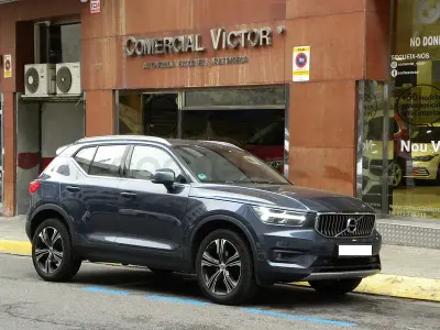 Usado Volvo XC40 Inscription 156 CV (114 kW) 2018 Gris / plata SUV