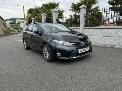 Käytetty Toyota Auris Hybrid