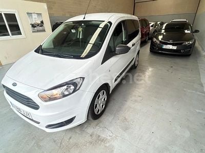 Blanco Usado 2015 Ford Tourneo Courier Ambiente Monovolumen | 11.900 € (Precio justo)
