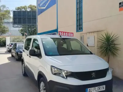 Usado Peugeot Rifter Access 100 CV (73 kW) 2019 Blanco Monovolumen