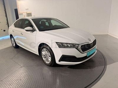 Usado Skoda Octavia Ambition 115 CV (84 kW) 2023 Blanco Berlina
