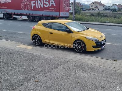 Usado Renault Mégane 250 CV (183 kW) 2011 Amarillo Berlina