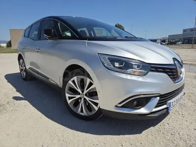 Usado Renault Grand Scénic IV Black Edition 140 CV (102 kW) 2019 Gris / plata Monovolumen