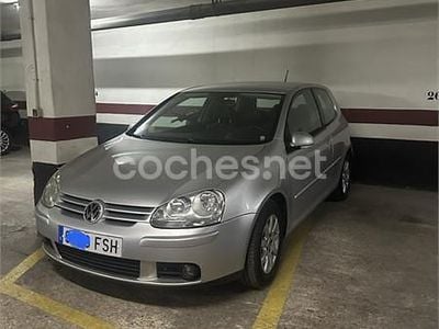 Usado VW Golf V Sportline 140 HP (102 kW) 2007 Cinzento Sedan