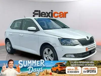 Usado Skoda Fabia 60 CV (44 kW) 2018 Blanco Berlina