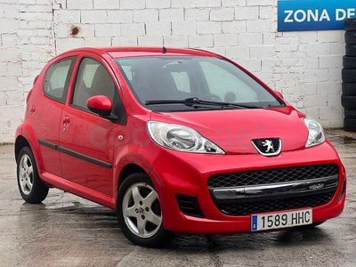 Usado Peugeot 107 Active 68 CV (50 kW) 2012 Rojo Utilitario