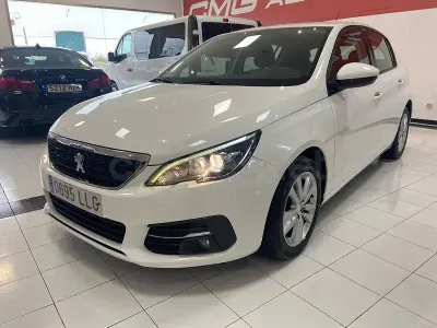 Usado Peugeot 308 Active 130 CV (95 kW) 2020 Blanco Berlina