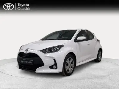 Usado Toyota Yaris Active 116 CV (85 kW) 2025 Blanco Utilitario