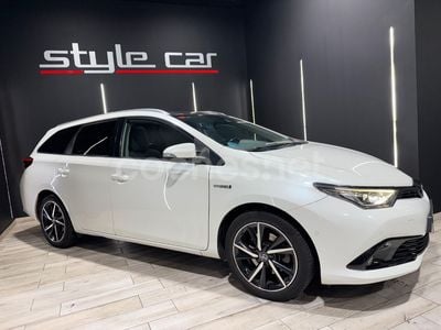 Toyota Auris Hybrid