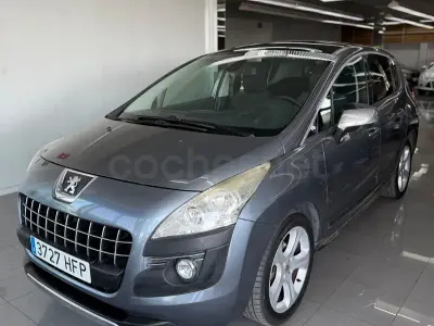 Usado Peugeot 3008 Premium 112 CV (82 kW) 2011 Gris / plata Familiar