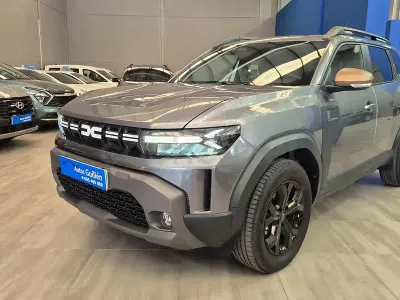 Usado Dacia Duster Extreme 130 CV (95 kW) 2025 Gris / plata SUV
