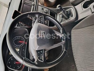 Usado Seat Leon ST Reference 105 CV (77 kW) 2015 Gris / plata Familiar