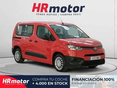 Usado Toyota Proace City Active 131 CV (96 kW) 2023 Rojo Monovolumen