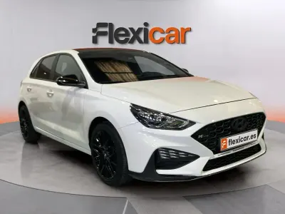Usado Hyundai i30 N Line 120 CV (88 kW) 2024 Blanco Berlina