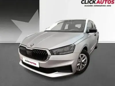 Usado Skoda Fabia Essence 80 CV (58 kW) 2025 Plata Utilitario