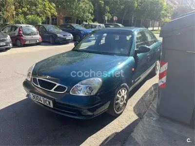 Usado Chevrolet Nubira 110 CV (80 kW) 2000 Verde Berlina