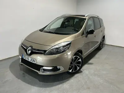 Usado Renault Grand Scénic Bose Edition 130 CV (95 kW) 2015 Beige Monovolumen