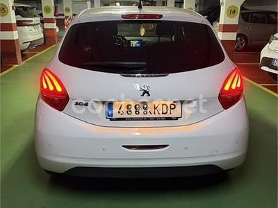 Usado Peugeot 208 Active 75 CV (55 kW) 2017 Blanco Utilitario