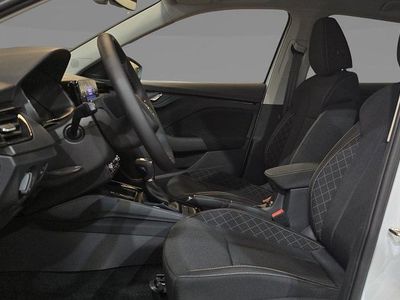 Blanco candy Usado 2023 Skoda Kamiq Ambition SUV | 20.990 € (Precio justo)