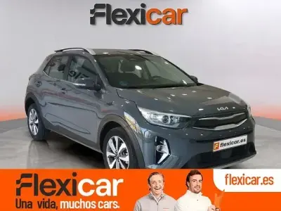 Usado Kia Stonic 120 CV (88 kW) 2021 Gris SUV