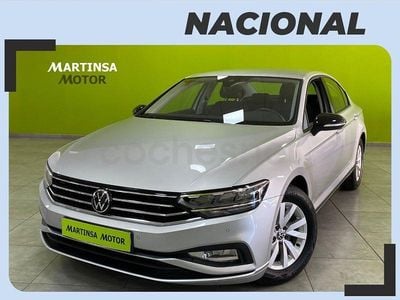 Usado VW Passat Business 150 CV (110 kW) 2021 Gris / plata Berlina