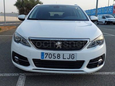 Usado Peugeot 308 SW Active 130 CV (95 kW) 2020 Blanco Familiar