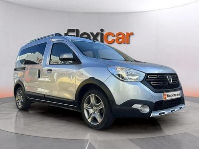 Usado Dacia Dokker Essentiel 95 CV (69 kW) 2020 Gris Monovolumen