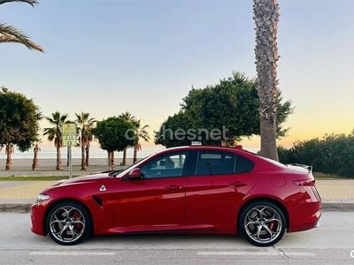 Rojo Usado 2018 Alfa Romeo Giulia Quadrifoglio Berlina | 59.995 € (Precio justo)