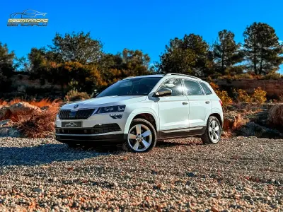 Usado Skoda Karoq Ambition 150 CV (110 kW) 2020 Blanco SUV