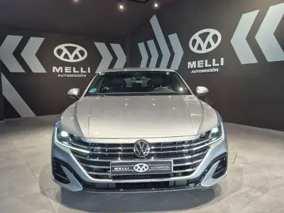 Usado VW Arteon R-line 150 CV (110 kW) 2022 Gris / plata Berlina