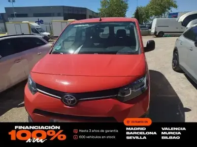 Usado Toyota Proace Verso Active 130 CV (95 kW) 2023 Rojo Familiar