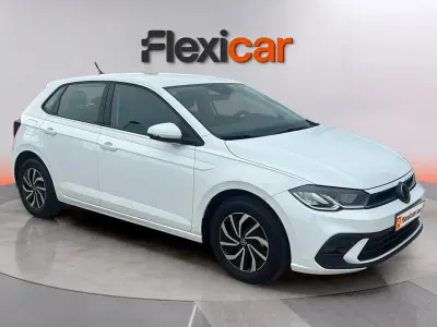 Usado VW Polo Life 95 CV (69 kW) 2022 Negro Utilitario