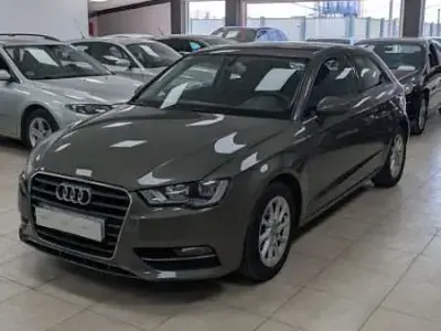Usado Audi A3 Ambiente 122 CV (89 kW) 2013 Negro Utilitario