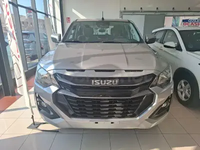 Nuevo Isuzu D-Max 163 CV (119 kW) 2026 Gris / plata Pickup/Camioneta