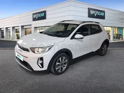 Usado Kia Stonic 101 CV (74 kW) 2025 Blanco SUV