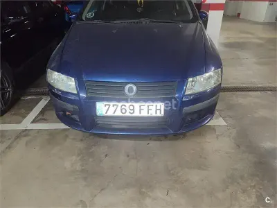 Usado Fiat Stilo Dynamic 120 CV (88 kW) 2006 Azul Berlina