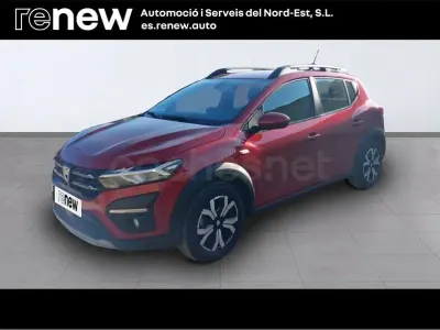 Usado Dacia Sandero Comfort 101 CV (74 kW) 2022 Rojo Berlina