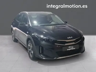 Usado Kia XCeed 100 CV (73 kW) 2024 Negro SUV