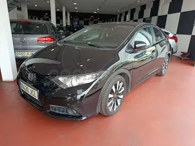 Usado Honda Civic Elegance 120 CV (88 kW) 2015 Negro Berlina