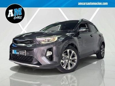 Usado Kia Stonic 100 CV (73 kW) 2019 Gris / plata SUV