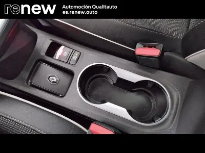 Usado Renault Captur 140 CV (102 kW) 2022 Rojo SUV