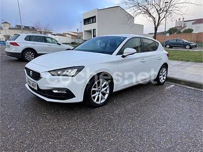 Usado Seat Leon Style 115 CV (84 kW) 2022 Blanco Berlina