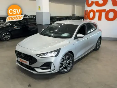 Usado Ford Focus ST-Line 155 CV (114 kW) 2023 Gris Utilitario