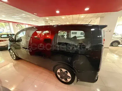 Usado Hyundai Staria 177 CV (130 kW) 2023 Negro Monovolumen
